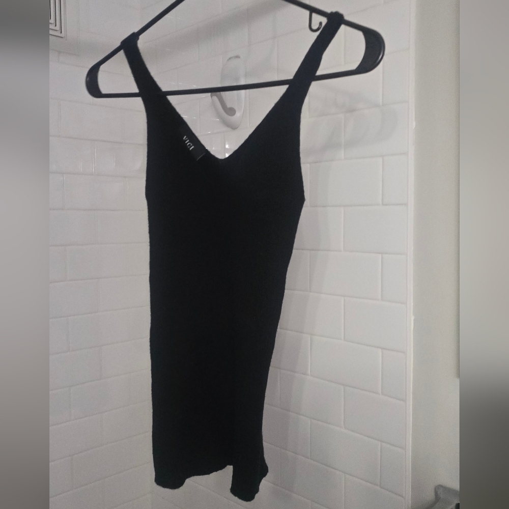 Black Vici V-Neck Women's Tank Top